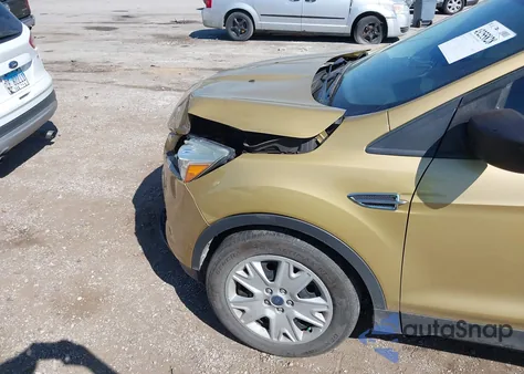 2014 Ford Escape S из США, поврежденный, VIN 1FMCU0F76EUD78129